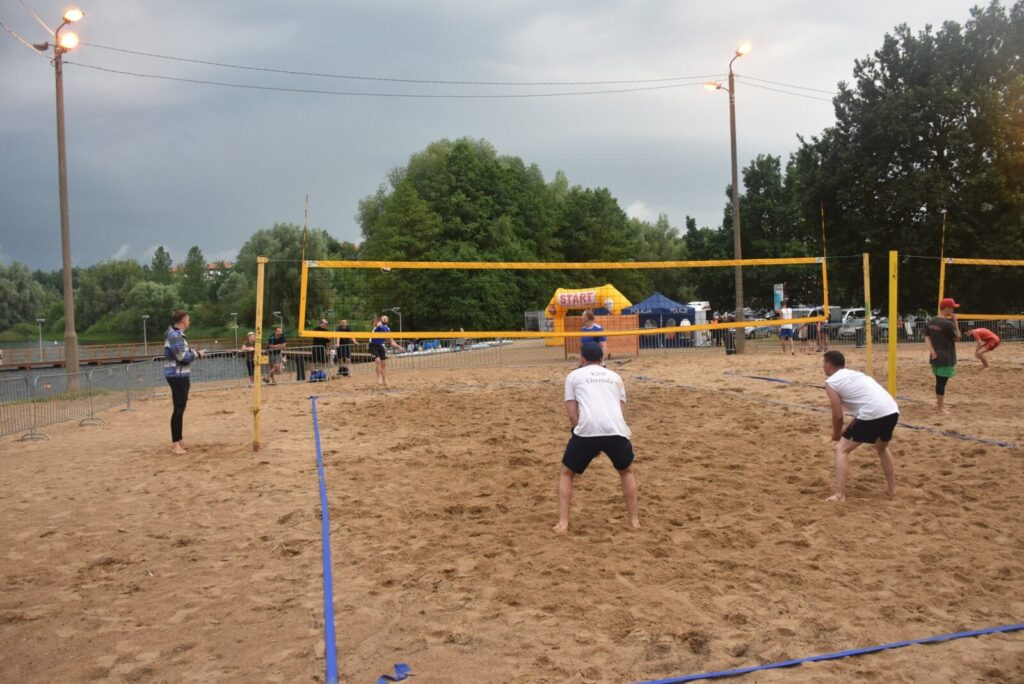 VI NOCNY TURNIEJ PLAŻOWEJ PIŁKI SIATKOWEJ SŁUŻB MUNDUROWYCH I RATOWNICZYCH WOJEWÓDZTWA WARMIŃSKO - MAZURSKIEGO 14 siatkówka turniej służb mundurowych