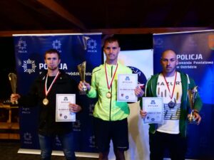 BURZOWY POLICYJNY MARATON EKSTREMALNY "HARDMAN 2019" 12 100 137863 G E1565402797256