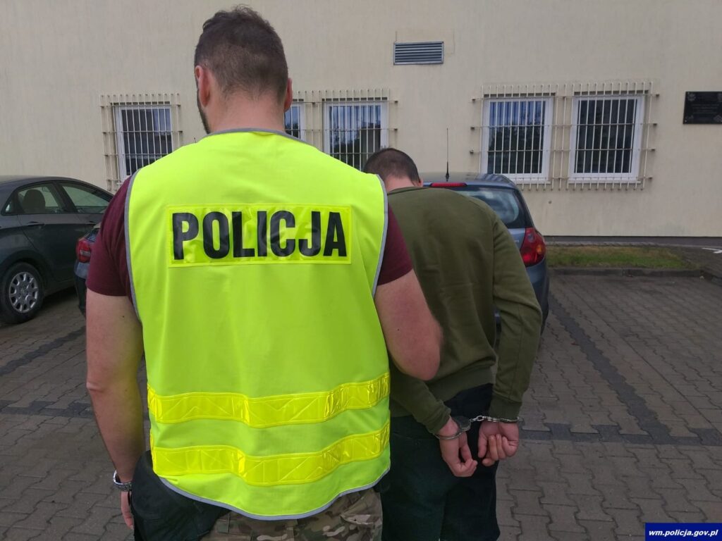 SPRAWCA POBICIA NA UL. 11 LISTOPADA I NISZCZENIA MIENIA ZATRZYMANY 13 32 137517