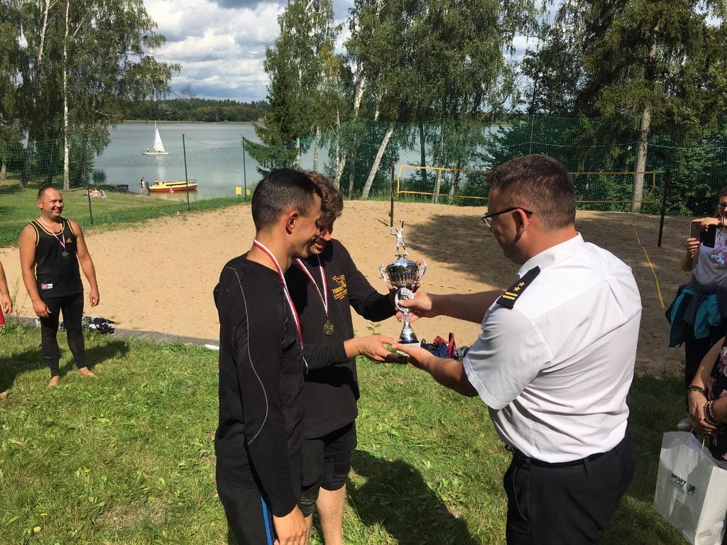 DAMIAN AHMAD I MARCIN RYBIŃSKI WYGRALI STRAŻACKI TURNIEJ W SIATKÓWCE PLAŻOWEJ 5 Img 20190814 Wa0011