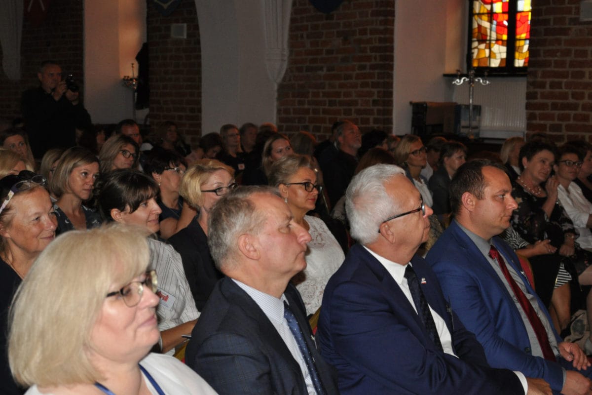 SZKOŁY Z OSTRÓDY I TYROWA PROMUJĄ ZDROWIE - OTRZYMAŁY SPECJALNE WYRÓŻNIENIE 3 11