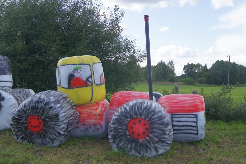 ROLNIK Z ŻONĄ I CIĄGNIKIEM ZAPRASZAJĄ NA DOŻYNKI W ŁUKCIE 2 69454282 1078403519217131 1940401370326630400 N