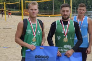 POZNALIŚMY MISTRZÓW OSTRÓDY W SIATKÓWCE PLAŻOWEJ 4 69709895 2330065927217175 384345628202762240 O