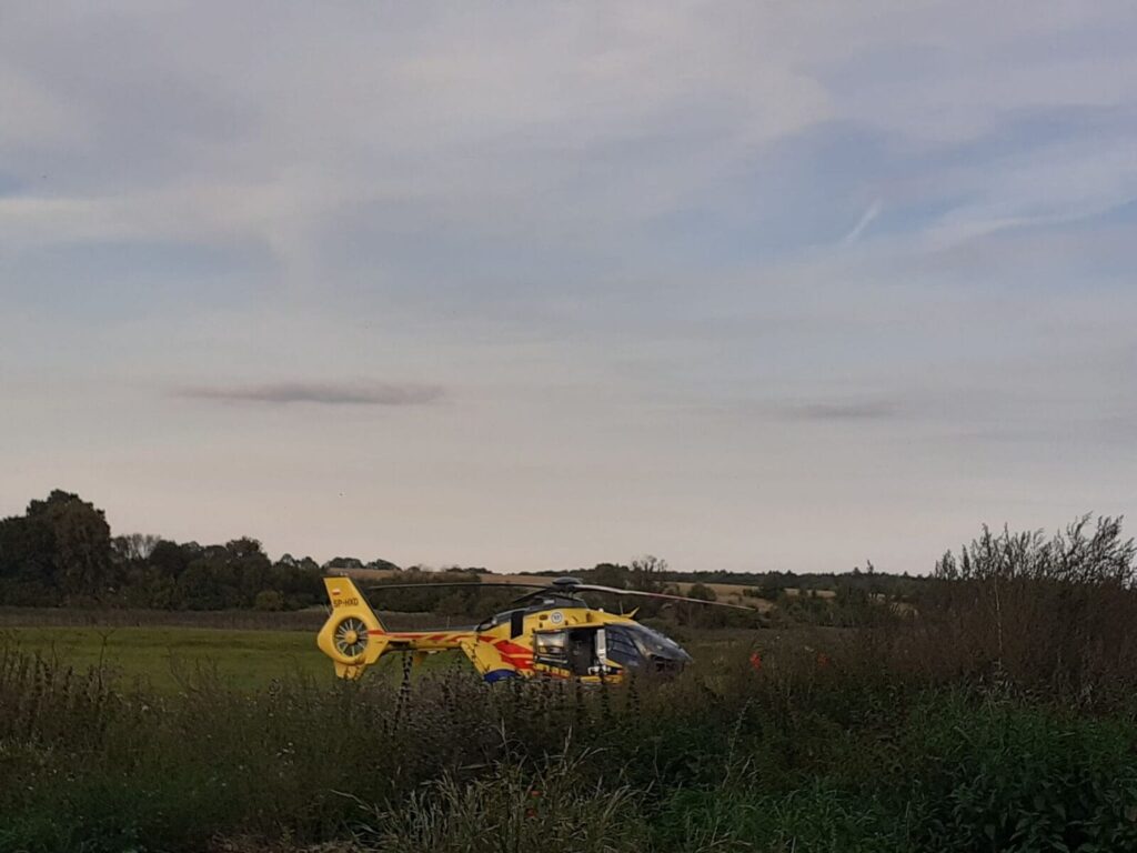 WYPADEK MOTOCYKLISTY W KRAPLEWIE - POSZKODOWANEGO ZABRAŁO LOTNICZE POGOTOWIE 13 70069883 540544073355967 6756472066188247040 n