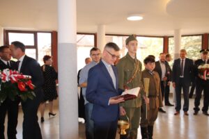"SERCE DLA INKI" - ODSŁONIĘTO TABLICĘ PAMIĄTKOWĄ POŚWIĘCONĄ BOHATERSKIEJ SANITARIUSZCE 18 70384255 379278499421592 8542335818805542912 O