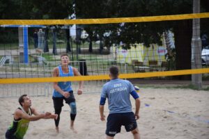 POZNALIŚMY MISTRZÓW OSTRÓDY W SIATKÓWCE PLAŻOWEJ 14 70486576 2330065787217189 4448505487704457216 O