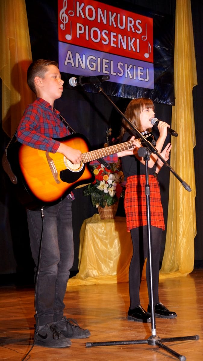 KONKURS PIOSENKI ANGIELSKIEJ W MORĄSKIM DOMU KULTURY 3 Dsc010436259