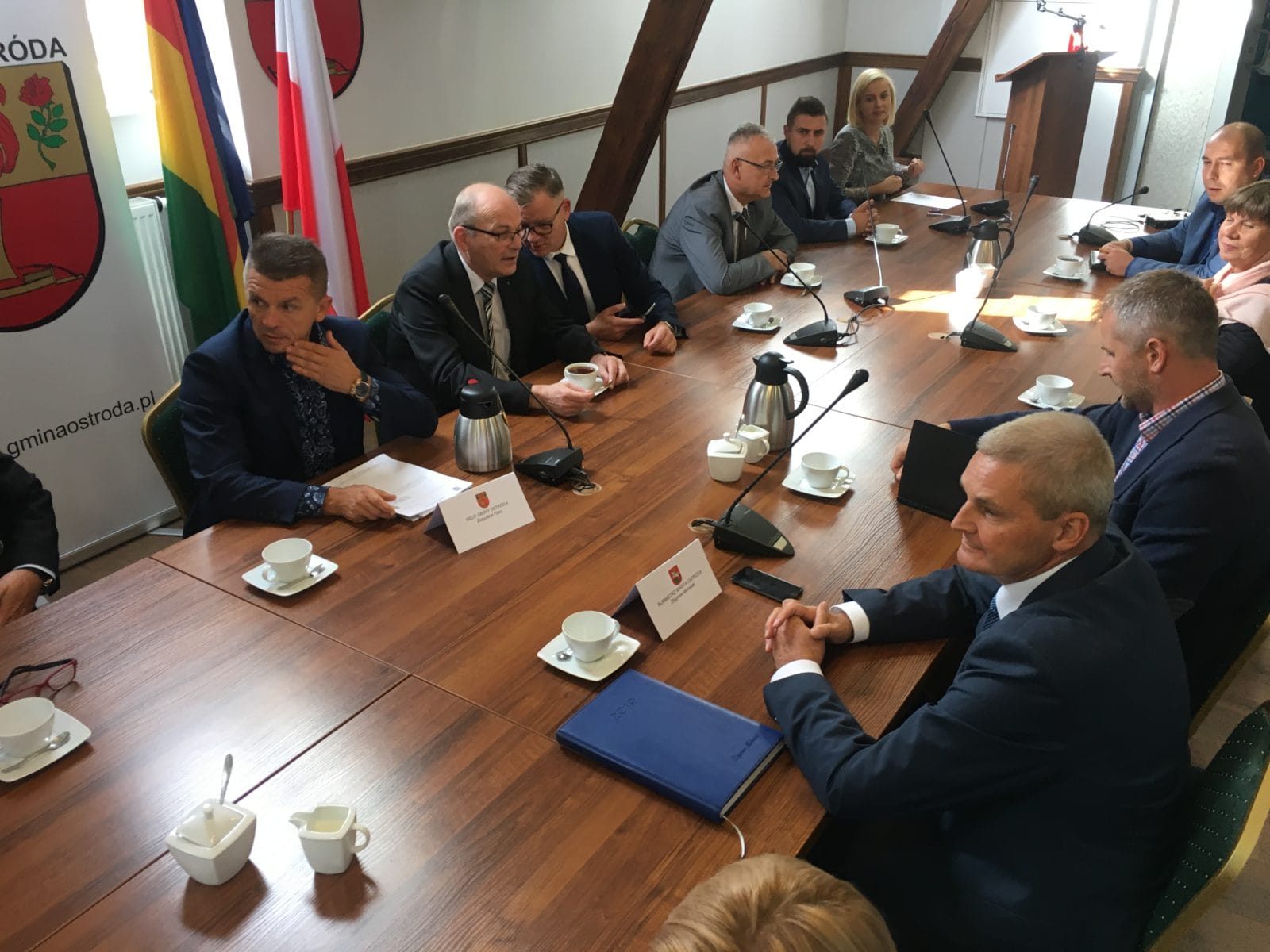 BURMISTRZ I WÓJT ZACZĘLI ROZMAWIAĆ. NA RAZIE BEZ KONKRETÓW, ALE ZE ŚWIATEŁKIEM W TUNELU 1 Img 0617