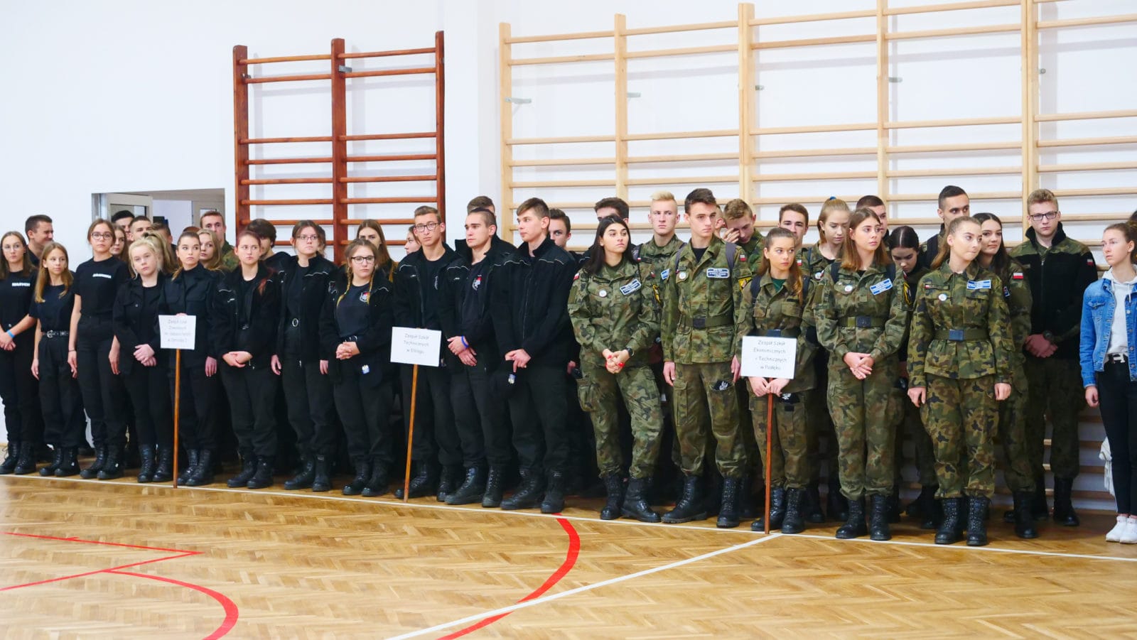 SPRAWNI JAK POLICJANCI - DRUŻYNOWE ZAWODY KLAS MUNDUROWYCH W OSTRÓDZIE 1 100 143268 G