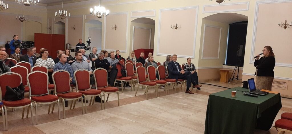 W OSTRÓDZKIM ZAMKU ROZMAWIANO O STRATEGII ROZWOJU OBSZARU KANAŁU ELBLĄSKIEGO 4 76185159 544820996090765 8408585997427671040 N