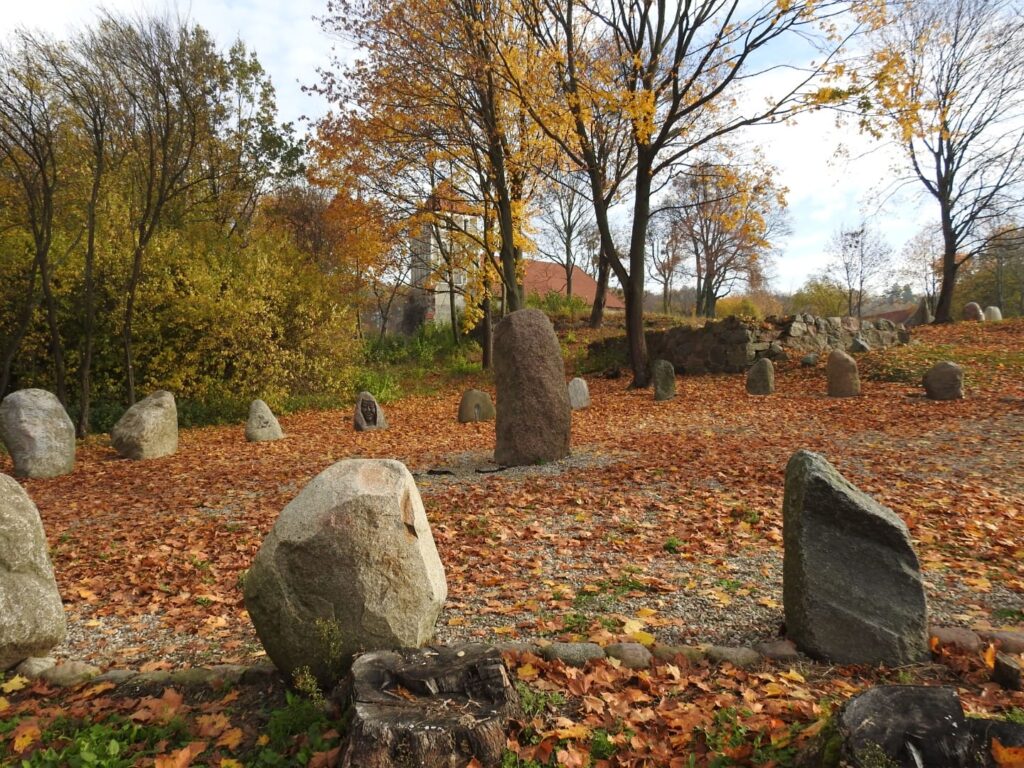 WERNISAŻ W GLAZNOTACH PO LETNIM PLENERZE MALARSTWA I RZEŹBY 18 8563788729D9C8F7Ad537771Ba93Db53
