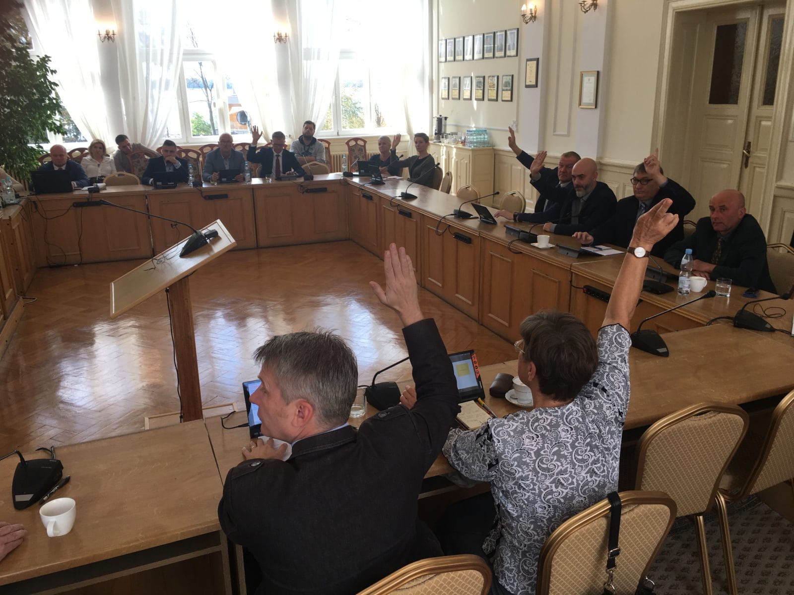 AUTOBUSY NA RAZIE NIE WYJADĄ - RADA MIASTA JEDNAK NIE POMOGŁA GMINIE 1 Img 0844