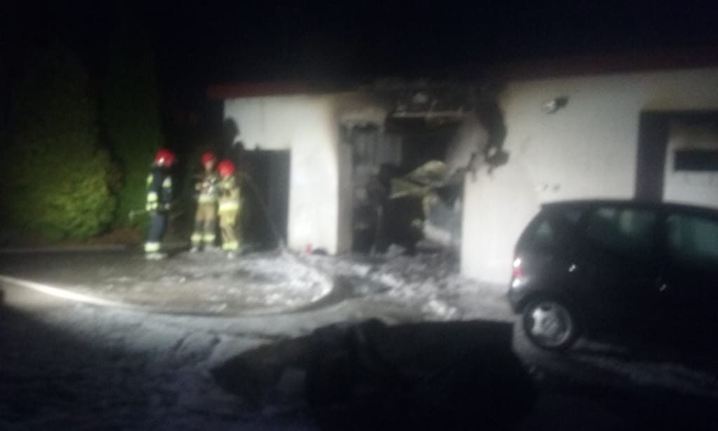POŻAR WARSZTATU SAMOCHODOWEGO W NOWYM SIEDLISKU POD OSTRÓDĄ 1 20191121 161930