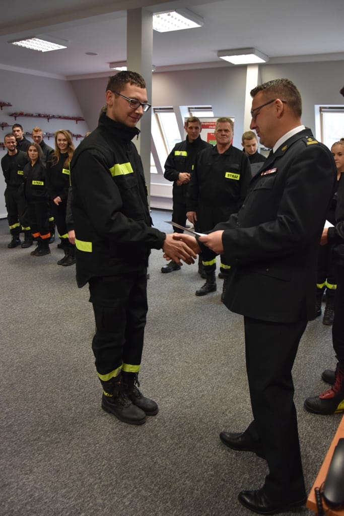 54 NOWYCH STRAŻAKÓW OSP Z UPRAWNIENIAMI RATOWNICZO-GAŚNICZYMI 12 Dsc 0094