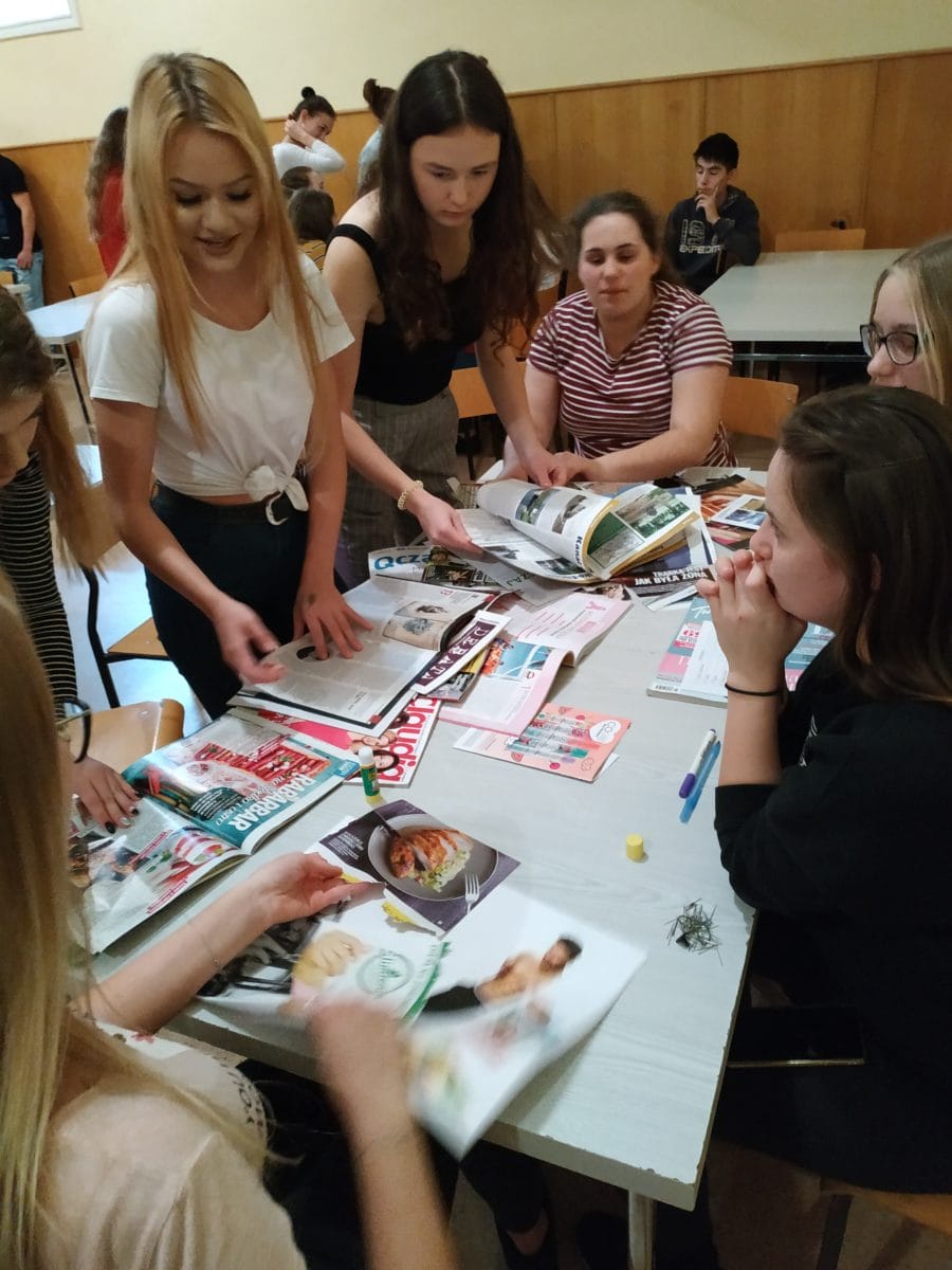UROCZYSTE PRZYWITANIE WYCHOWANKÓW KLAS PIERWSZYCH W INTERNACIE ZSZ IM. S. PETÖFI 3 Img 20191029 193150