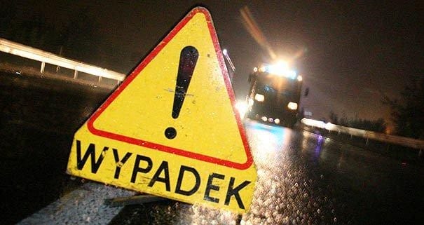 Wypadek na trasie Międzylesie - Zwierzewo. Sprawczyni ratowała się przed uderzeniem w sarnę 1 Wypadek2