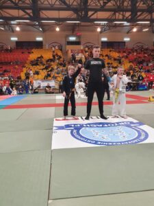 FILIP CHEŁCHOWSKI Z OSTRÓDY MISTRZEM POLSKI W BJJ, JEGO SIOSTRA EMILIA TRZECIA! 9 77149090 2546661025411297 5559884466601590784 N