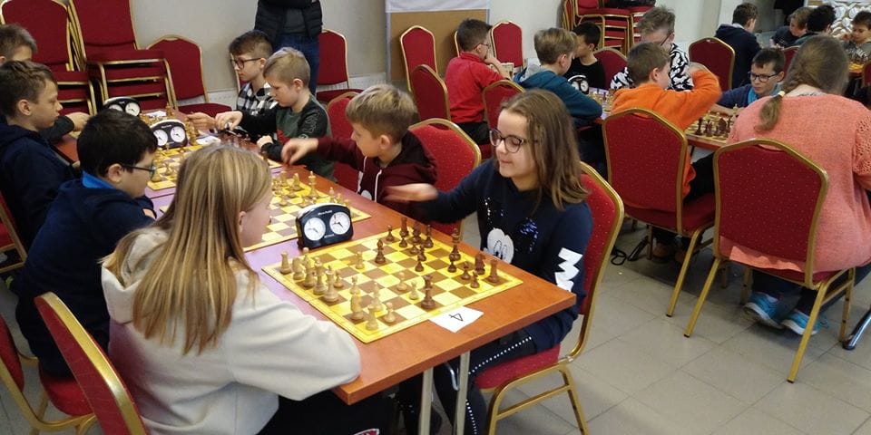 DZIECI Z OSTRÓDZKICH SZKÓŁ PODSTAWOWYCH Z SUKCESAMI SZACHOWYMI 2 78406138 1230759073779476 5180443665281056768 O