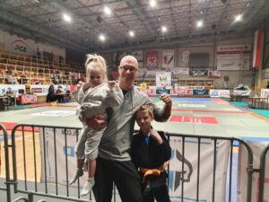 FILIP CHEŁCHOWSKI Z OSTRÓDY MISTRZEM POLSKI W BJJ, JEGO SIOSTRA EMILIA TRZECIA! 12 79600034 2546661955411204 6639692781583335424 N