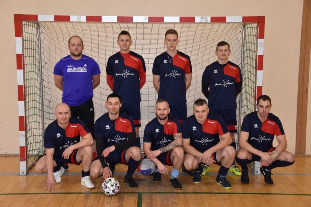 WYSTARTOWAŁA VIII EDYCJA GMINNEJ LIGI HALOWEJ O PUCHAR WÓJTA GMINY OSTRÓDA 5 C0E893E58Ca141B4D0E6603A44636048 E1575282607102