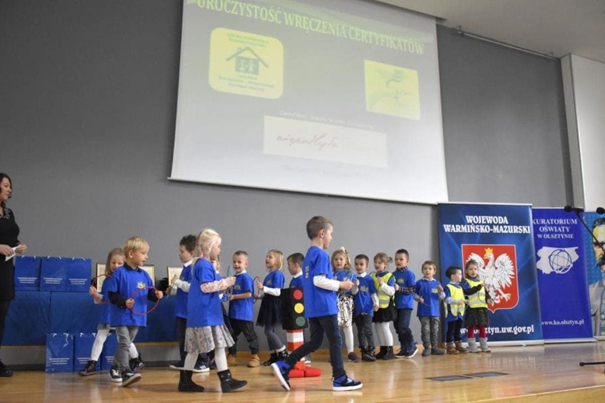NAGRODY DLA SZKÓŁ I NAUCZYCIELKI Z POWIATU PODCZAS WOJEWÓDZKIEJ "GALI DLA NIEPODLEGŁEJ" 5 Nagrodzeni Podczas Gali Dla Niepodleglej 17