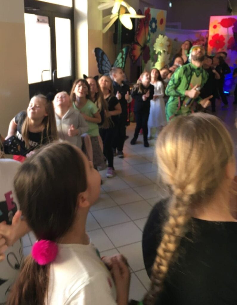 „CO W TRAWIE PISZCZY” CZYLI BAL KARNAWAŁOWY W SZKOLE PODSTAWOWEJ NP 5 W OSTRÓDZIE 9 64059395 981A 4508 93B8 D122Ef2A1D56