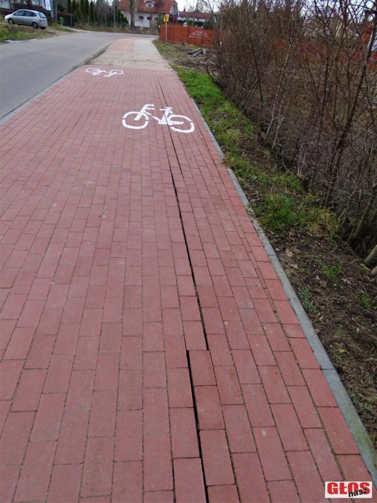 PROBLEM Z PĘKAJĄCĄ ŚCIEŻKĄ ROWEROWĄ NA ODCINKU KAJKOWO - SZAFRANKI (GMINA OSTRÓDA) 6 Dsc05485