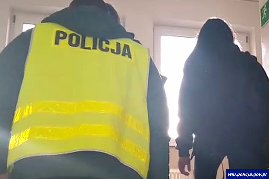 AKT OSKARŻENIA W SPRAWIE POBICIA PRZED JEDNYM Z OSTRÓDZKICH SKLEPÓW 1 32 150155