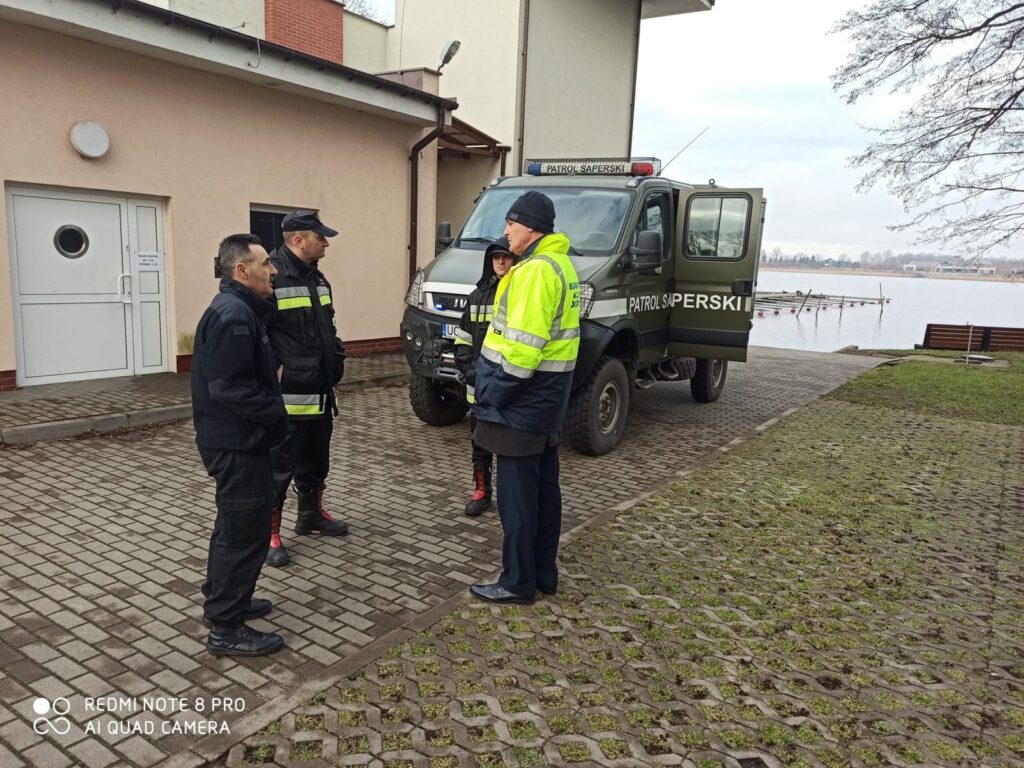 KONIEC AKCJI NA PRZYSTANI SOKOŁA, JEDEN Z ŁADUNKÓW ZDETONOWANO NA MIEJSCU 7 87262654 872305119880123 6648769825596243968 O