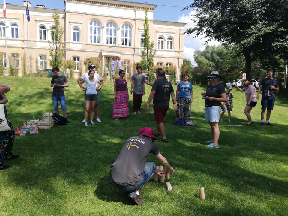 OSTRÓDZKIE STOWARZYSZENIE MIŁOŚNIKÓW GIER "GRYWAM" MA JUŻ ROK! 6 Przygotowania Do Turnieju W Molkky Podczas Dni Ostródy Lipiec 2019