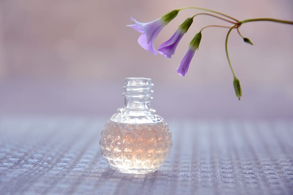 KRADŁA MARKOWE PERFUMY W OSTRÓDZKICH DROGERIACH Z POWODU... TRUDNEJ SYTUACJI 1 Perfume 4148638 960 720