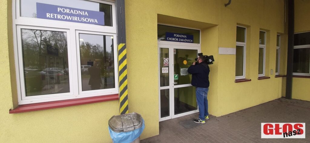 CAŁY OSTRÓDZKI SZPITAL PRZEKSZTAŁCONY W ODDZIAŁ ZAKAŹNY - TRWA EWAKUACJA PACJENTÓW 3 20200306 105556