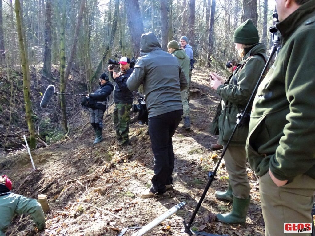 "POSZUKIWACZE HISTORII" WYDOBYLI KOŁO DĄBRÓWNA FRAGMENTY CZOŁGU T-34-85 18 Dsc08638