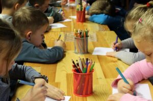 OSTRÓDA: MIEJSKIE ŻŁOBKI I PRZEDSZKOLA ZAMKNIĘTE DO 24 MAJA 16 Children 4526384 960 720