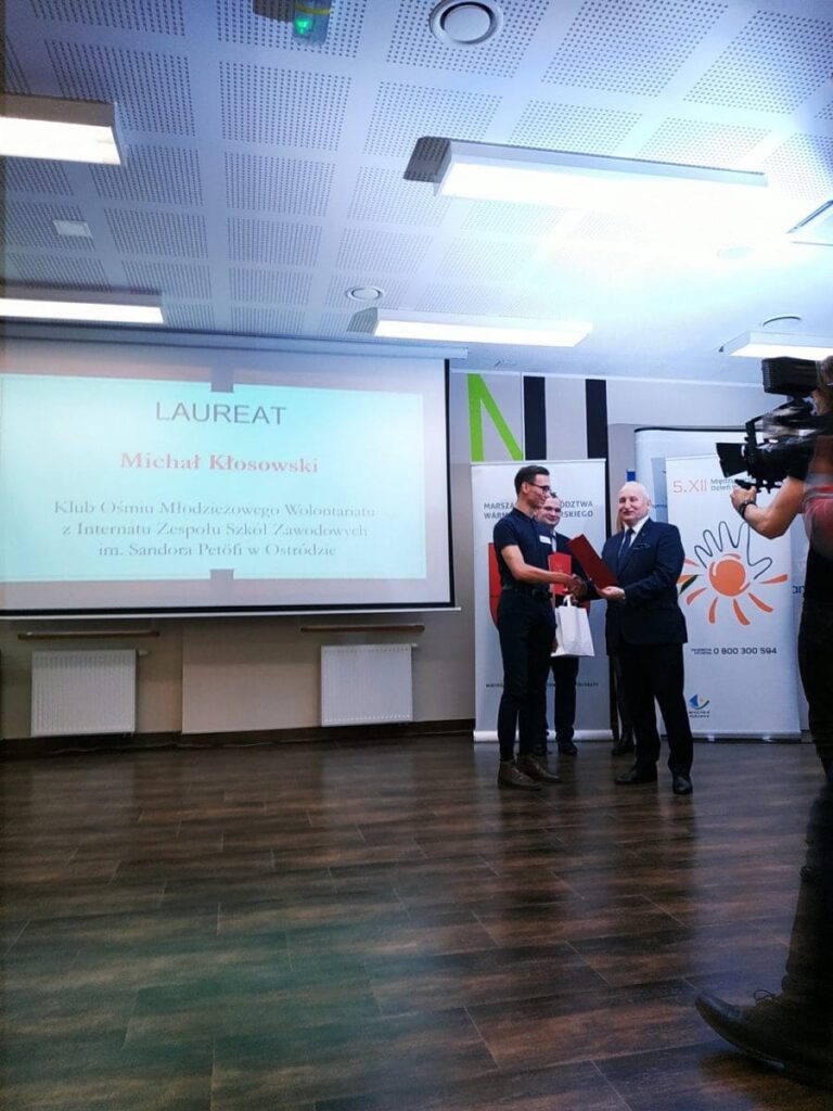 MICHAŁ KŁOSOWSKI - WOLONTARIUSZ Z INTERNATU "WSPANIAŁYM POWIATU OSTRÓDZKIEGO"! 3 Laureat Barw Michał Kłosowski