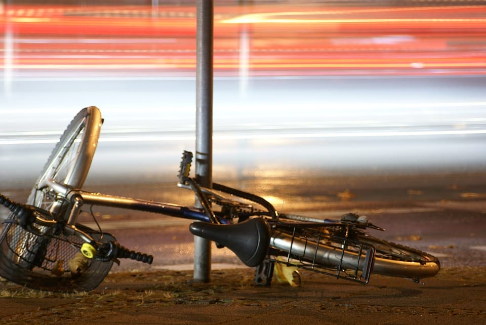OSTRÓDA: WYPADEK Z UDZIAŁEM 83-LETNIEGO ROWERZYSTY NA UL. GRUNWALDZKIEJ 1 Bike 376745 960 720