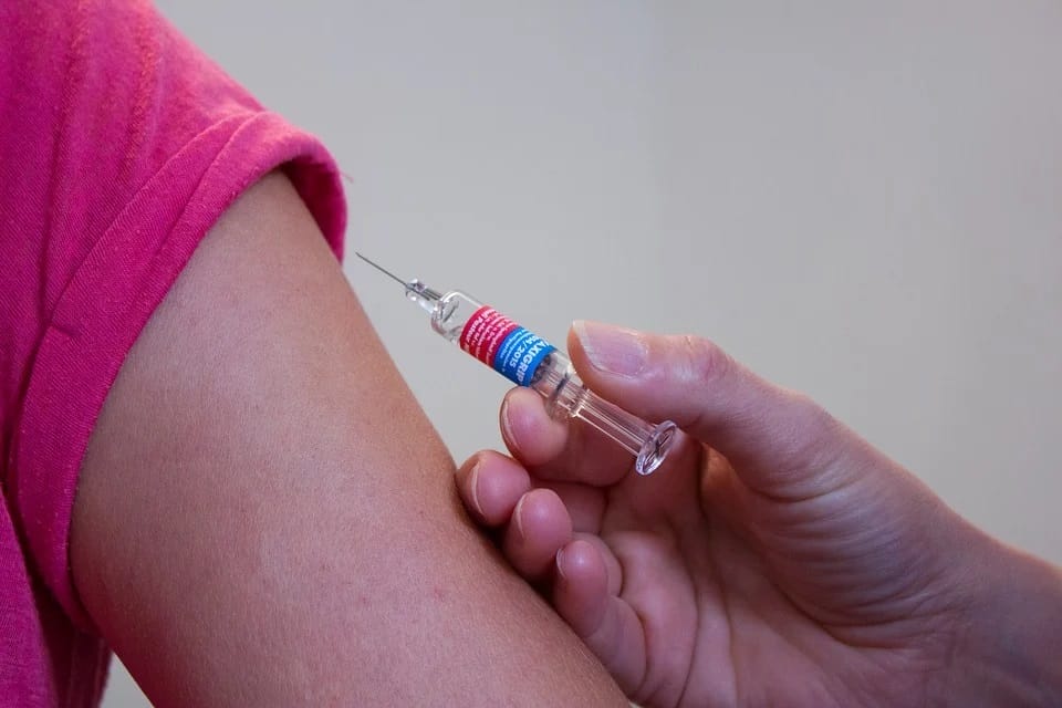 MINISTER I INSPEKTOR SANITARNY ZALECAJĄ WZNOWIENIE OBOWIĄZKOWYCH SZCZEPIEŃ 1 Vaccination 1215279 960 720 1