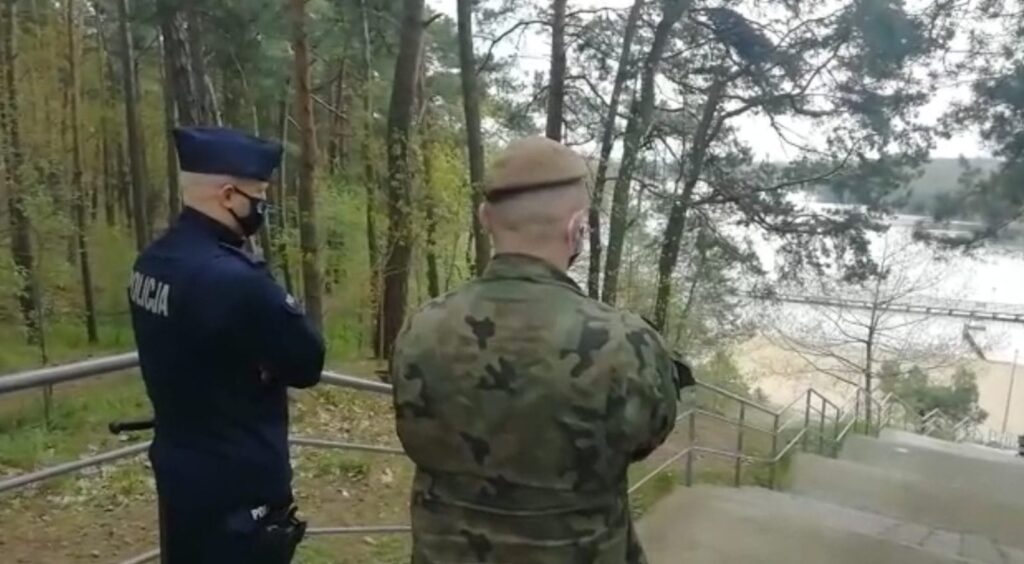 12 KOLIZJI NA DROGACH POWIATU W WEEKEND, PIJANI KIEROWCY I O 80 KM/H ZA DUŻO NA LICZNIKU 2 100 154002 G