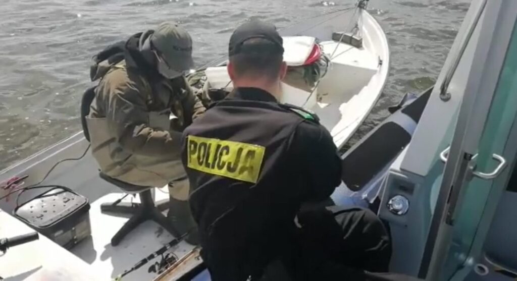 12 KOLIZJI NA DROGACH POWIATU W WEEKEND, PIJANI KIEROWCY I O 80 KM/H ZA DUŻO NA LICZNIKU 4 100 154004 G