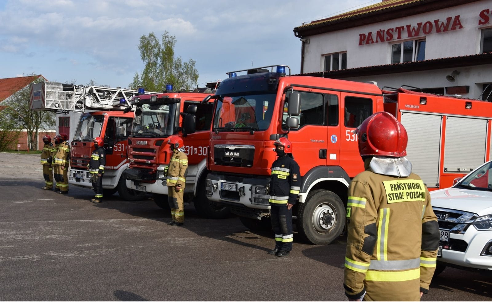 STRAŻACY Z KP PSP W OSTRÓDZIE OBCHODZILI DZIEŃ FLAGI RZECZPOSPOLITEJ POLSKIEJ 1 248