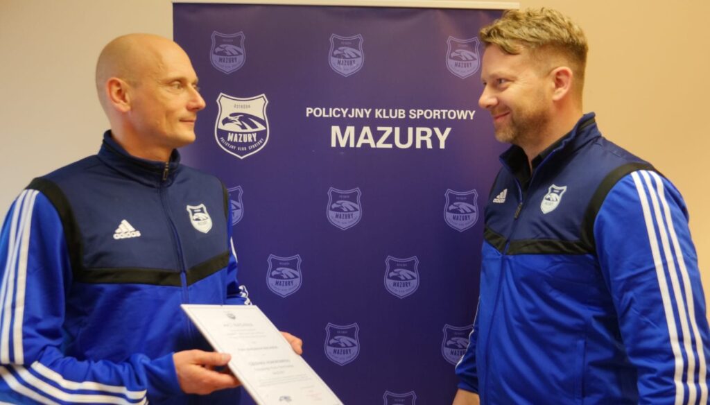 POLICYJNY KLUB SPORTOWY MAZURY UHONOROWAŁ SWOICH CZŁONKÓW I OSOBY ZASŁUŻONE 3 100 155511 G