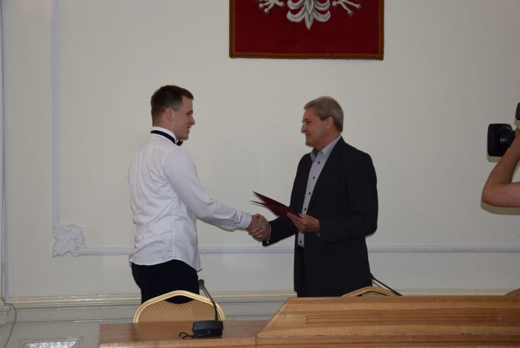NAGRODY DLA OSTRÓDZKICH SPORTOWCÓW ZA SZCZEGÓLNE OSIĄGNIĘCIA 5 103302528 949958265448141 4000082522717369754 O
