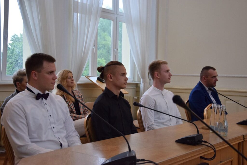NAGRODY DLA OSTRÓDZKICH SPORTOWCÓW ZA SZCZEGÓLNE OSIĄGNIĘCIA 2 103576558 949958395448128 3341385280776778625 O