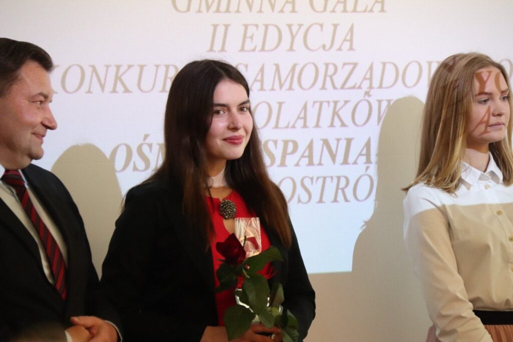 MICHALINA KULESZA LAUREATKĄ KONKURSU "OŚMIU WSPANIAŁYCH" W GMINIE OSTRÓDA 8 104095658 3010514972377333 13472367367531689 O