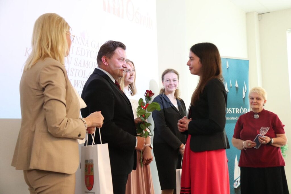 MICHALINA KULESZA LAUREATKĄ KONKURSU "OŚMIU WSPANIAŁYCH" W GMINIE OSTRÓDA 7 104222417 3010514805710683 6346634168495130486 O