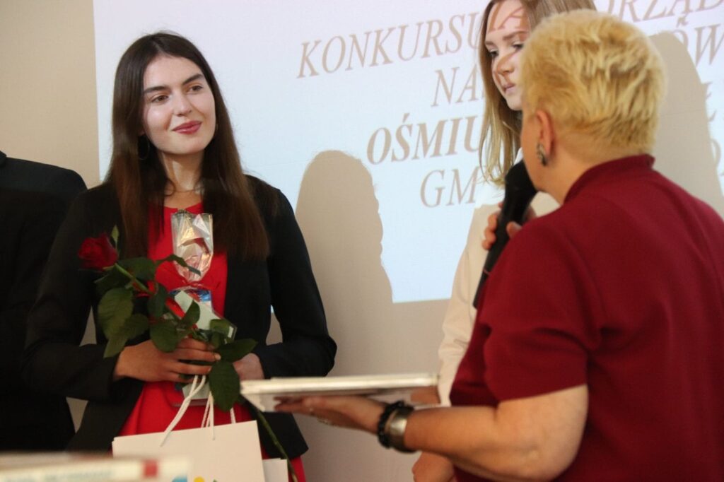 MICHALINA KULESZA LAUREATKĄ KONKURSU "OŚMIU WSPANIAŁYCH" W GMINIE OSTRÓDA 6 104322373 3010515202377310 8658830555698216989 O