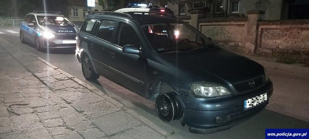REGION: PO USZKODZENIU OPONY CHCIAŁ DOJECHAĆ NA SAMEJ FELDZE, NIE UDAŁO SIĘ 2 32 155284