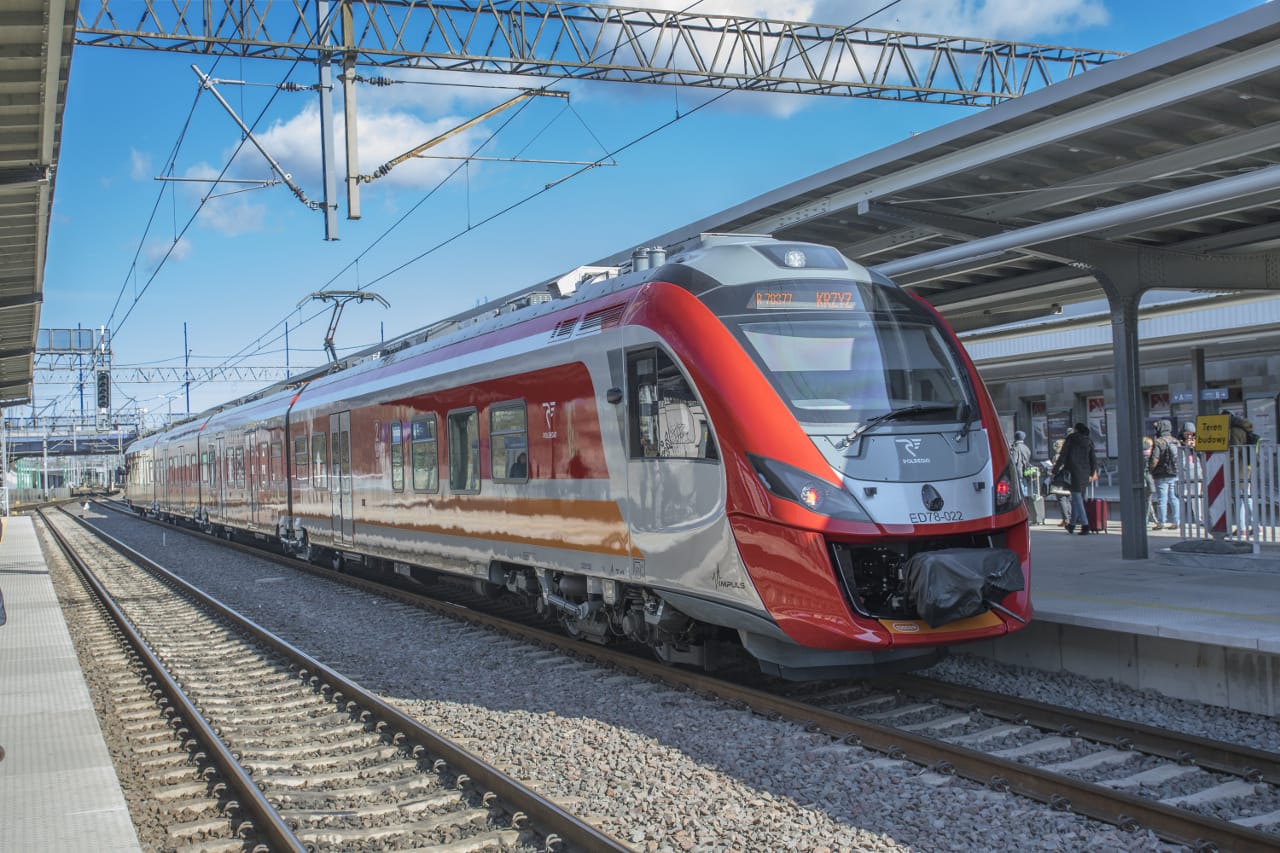OD DZIŚ, 14 CZERWCA, ZMIANY W ROZKŁADZIE JAZDY POCIĄGÓW NA WARMII I MAZURACH 1 Impuls Polregio Ed78 022 Na Stacji Poznań Gl Fot Justyna Grzesik