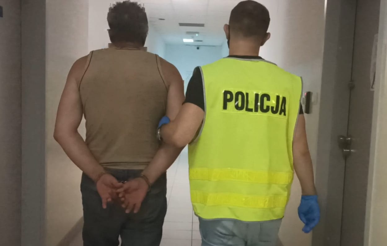 GMINA OSTRÓDA: ZNĘCAŁ SIĘ NAD MATKĄ I GROZIŁ DOMOWNIKOM ŚMIERCIĄ 1 100 156970 G