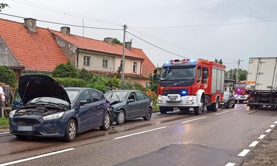 SEAT NAJECHAŁ NA TYŁ FORDA W BAŁCYNACH (GMINA OSTRÓDA) 2 106711059 1928108397324573 4058293065941915316 N